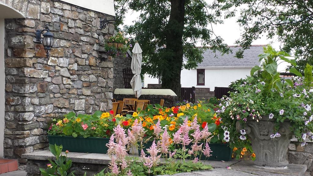 The Castle Inn Ebbw Vale Buitenkant foto